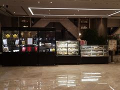 -上海滴水湖皇冠假日酒店