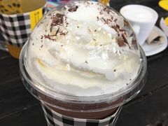 -莓园冰淇淋店