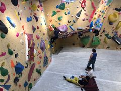 -Upper Climbing Gym 攀岩(华侨城店)