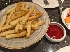 -LESCEDARS Brasserie Bistro香柏树