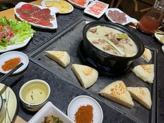 -有一锅·野生菌黑山羊腊排骨火锅(古城北门店)