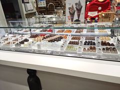 面包甜点陈列柜-GODIVA(宁波来福士店)