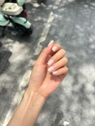 -花岐款式专研健康美甲沙龙