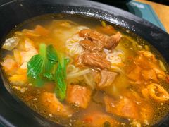 肥肠米线-八月美食小馆(银泰城总店)
