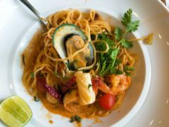 -Chom Cafe and Restaurant