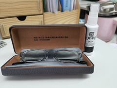 -一人多镜蔡司·依视路眼镜店(琉璃店)