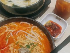 -灵芝妹子海鲜米线(劳动公园店)