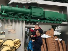 -盈丰路(地铁站)