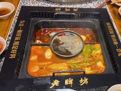 -老牌坊云南鱼豆花火锅(哈西万达店)