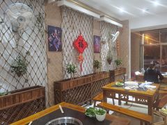 大堂-石磨房养生豆浆鱼•野生菌火锅(红河云岭·盛世佳园店)