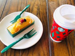 -星巴克臻选(盐城金鹰聚龙湖店)