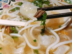 -鑫花溪牛肉米粉(人民广场店)