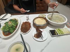 -梅利汴京烤鸭•开封豫菜地标店(东大街店)