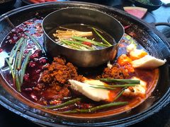 -渝涯重庆豆花老火锅(中赢国际店)