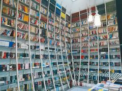 -钟书阁(松江泰晤士小镇店)