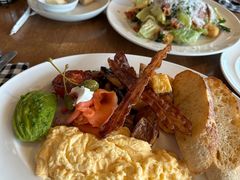 -ROAST coffee & eatery