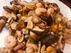 -鑫渔港海鲜本地菜·山海关浑锅(东戴河店)