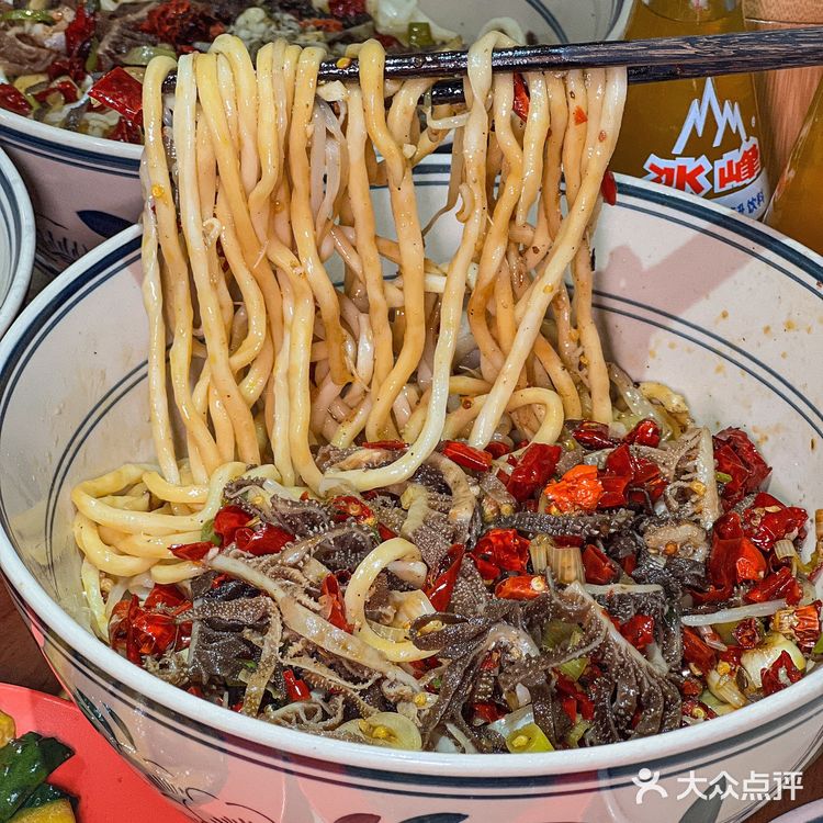 多少次来钟楼,就为了这 👉燃柒爆肚面