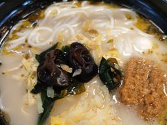 -灵芝妹子海鲜米线(香炉礁山姆店)
