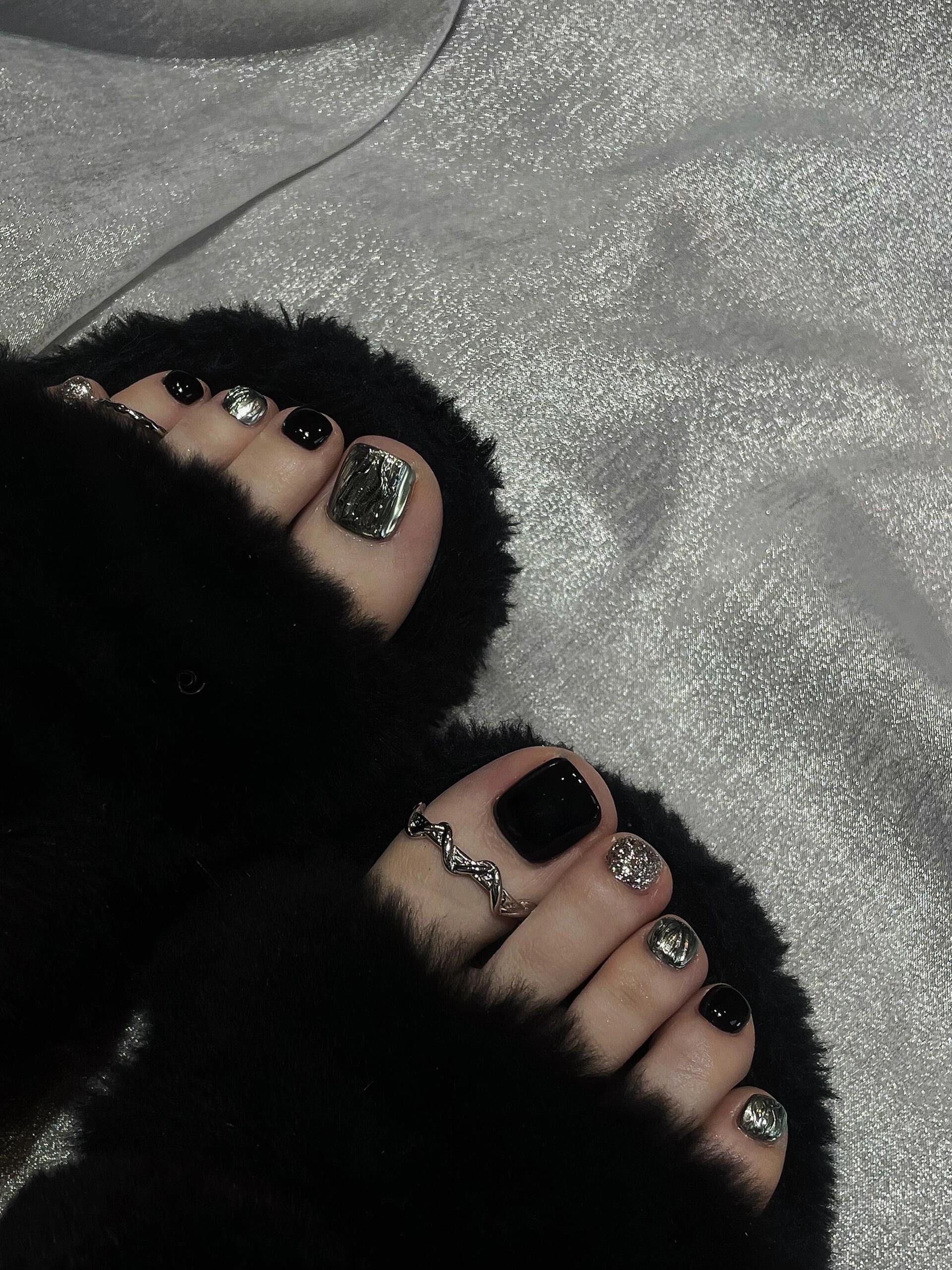 我的脚趾甲也要美美哒