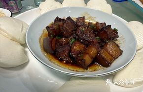 Braised Pork in Pancake