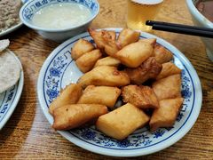 老北京炸咯吱-门框胡同百年卤煮(新街口店)