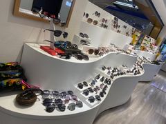 -宏宇眼镜蔡司依视路折扣店(兆佳眼镜城店)