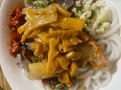 -牛八宝桂林米粉(八里庄店)