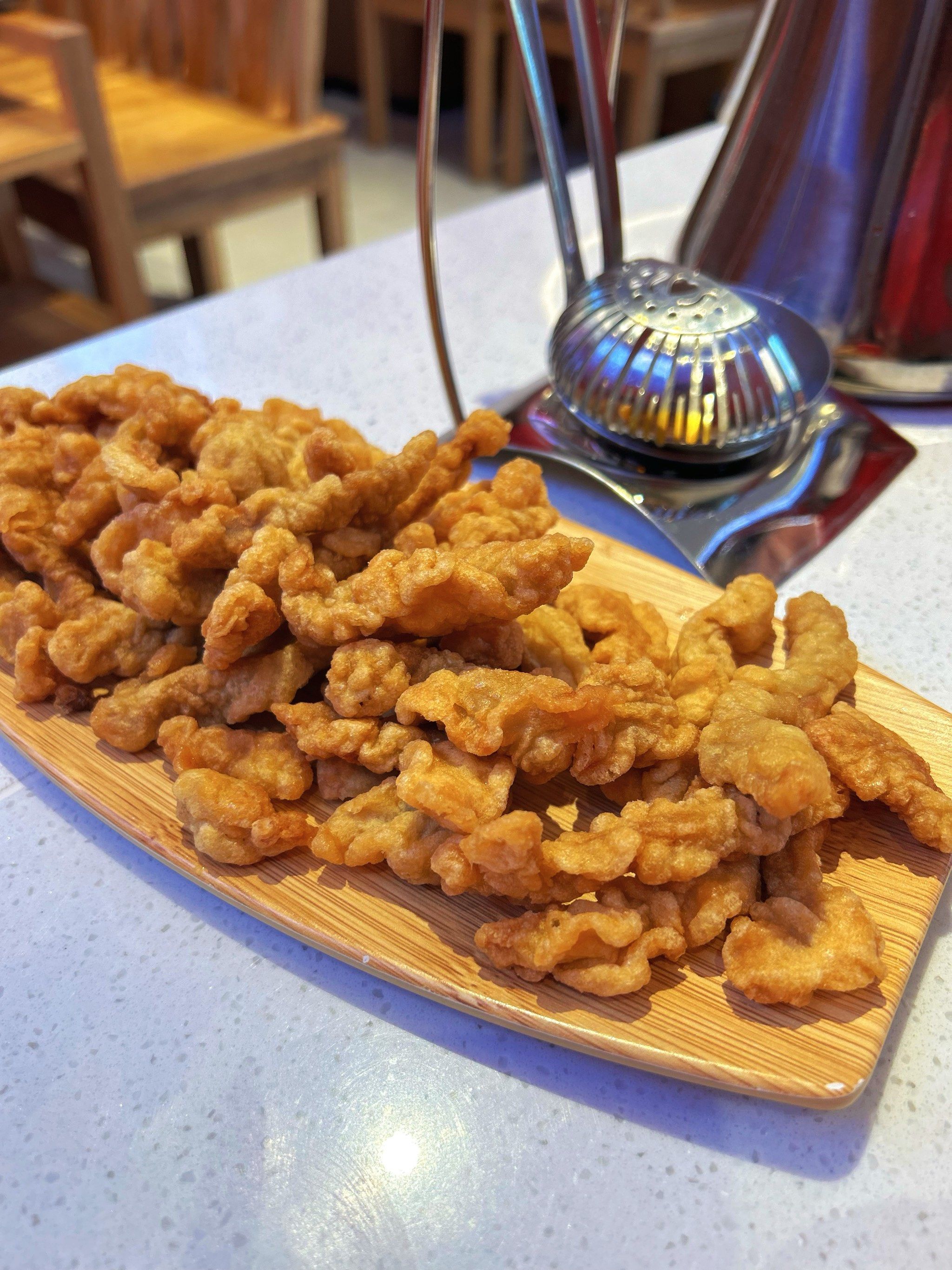 火锅店的酥肉吃的可太满足了