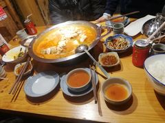 -野山舂·贵州现舂酸汤火锅(鸿通城店)