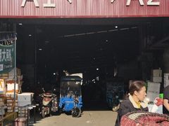 -上海龙吴水胜海发市场