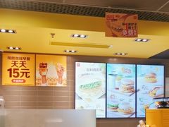 -麦当劳(轻轨曹杨路店)