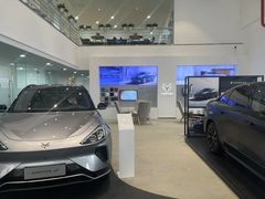 -北汽鹏龙ARCFOX极狐(国贸店)