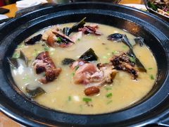 -临江餐馆二楼美食部落