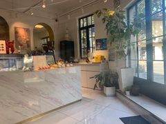 -Fridi Patisserie Cafe