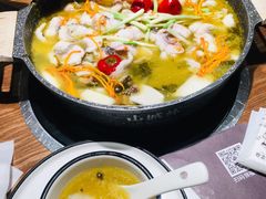 -山城外·非遗酸菜鱼(财富中心店)