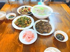 -茅屋大酒店