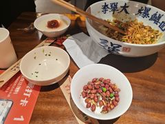 -李犟大爆鳝面·手工蟹黄包(湖滨西湖店)
