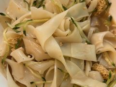 -汗腾格里·风味餐厅(新疆驻京办店)