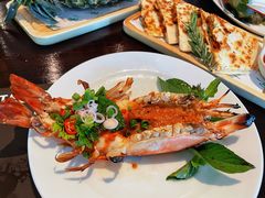 -Chom Cafe and Restaurant