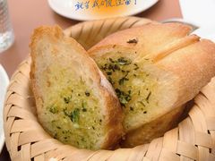 餐前面包Bread-Golden Lily河内巴黎法越料理餐厅(建国西路店)