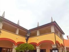 -佛罗伦萨小镇广佛名品奥特莱斯(疏港路店)