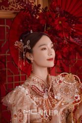 -现代经典婚纱摄影