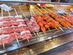 -哈尔滨小酒馆·鲜肉现穿自助烧烤(康新花园店)