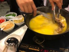 -鲜入围煮花胶鸡海鲜火锅