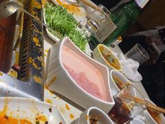 -海底捞火锅鲜切牛肉主题店(长寿路店)