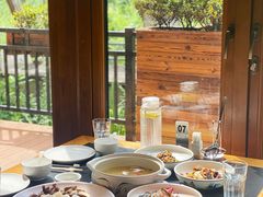 -黔蘑菇四季餐厅(观山湖店)