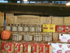 -红栌温泉山庄生态美食餐厅