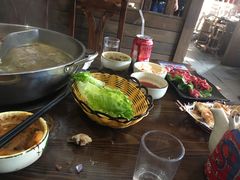 -乡土黄·鲜牛肉火锅·小龙虾(兴业街店)