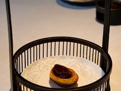 一口鲍鱼酥-三号黄浦会Canton Table